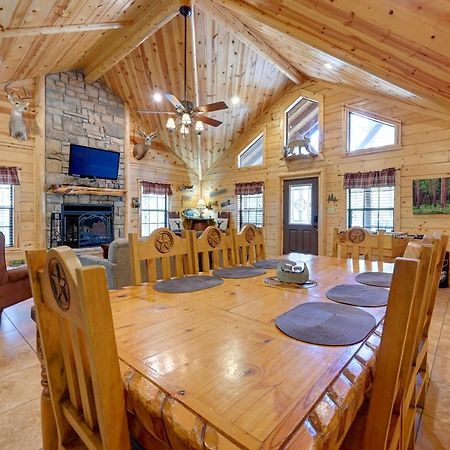 Broken Bow Cabin With Hot Tub And Deck - 4 Mi To Lake! Exterior photo