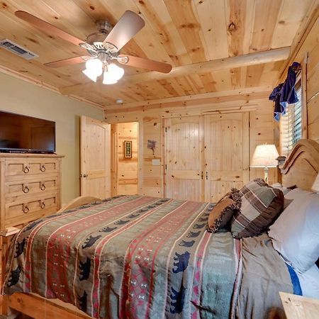 Broken Bow Cabin With Hot Tub And Deck - 4 Mi To Lake! Exterior photo