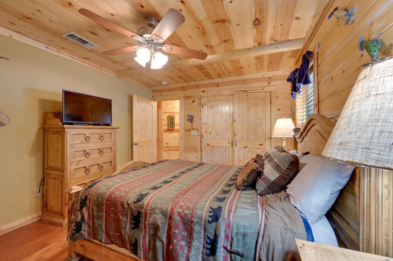 Broken Bow Cabin With Hot Tub And Deck - 4 Mi To Lake! Exterior photo