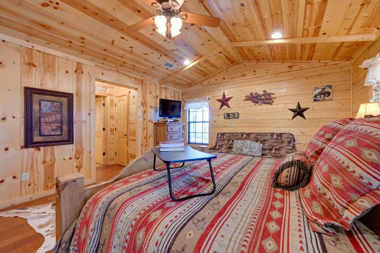 Broken Bow Cabin With Hot Tub And Deck - 4 Mi To Lake! Exterior photo