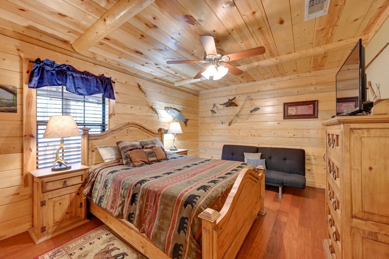 Broken Bow Cabin With Hot Tub And Deck - 4 Mi To Lake! Exterior photo