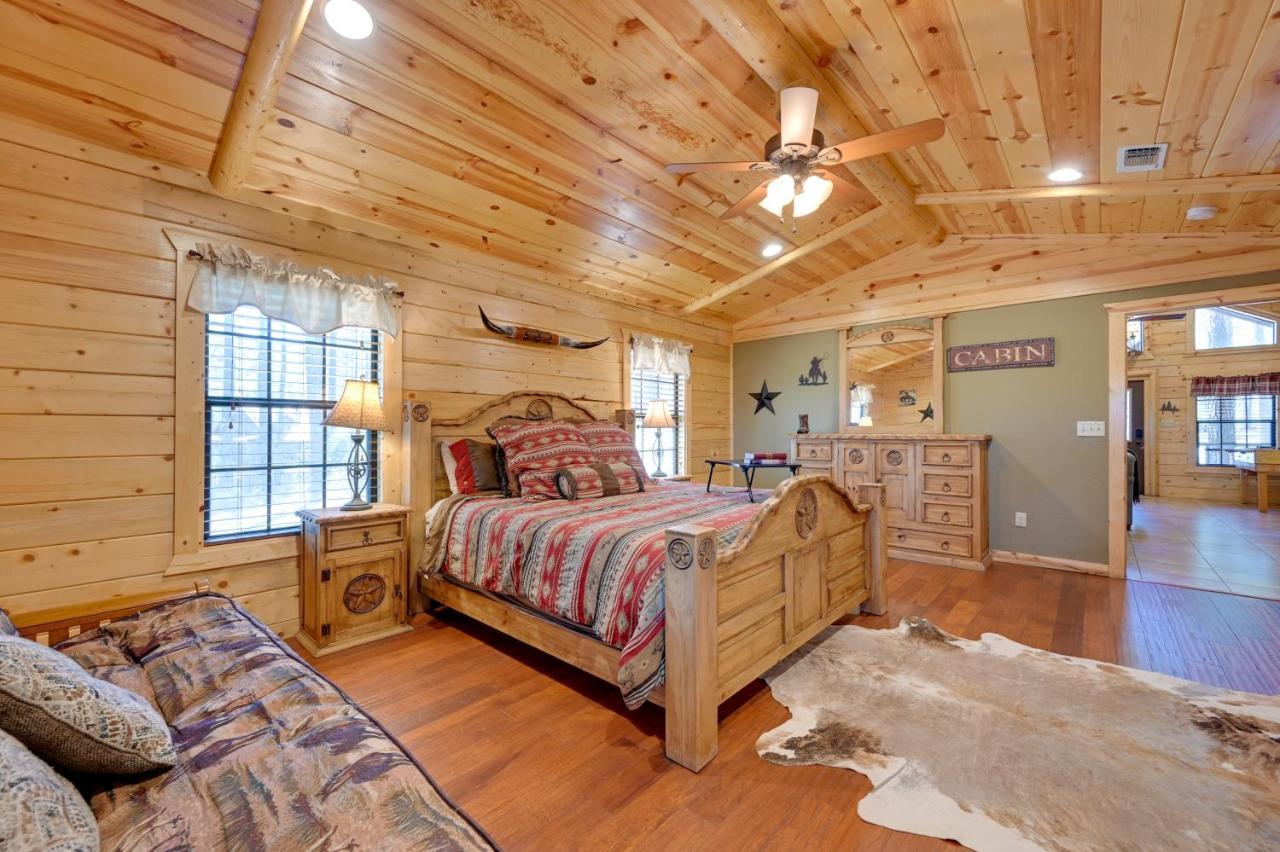 Broken Bow Cabin With Hot Tub And Deck - 4 Mi To Lake! Exterior photo