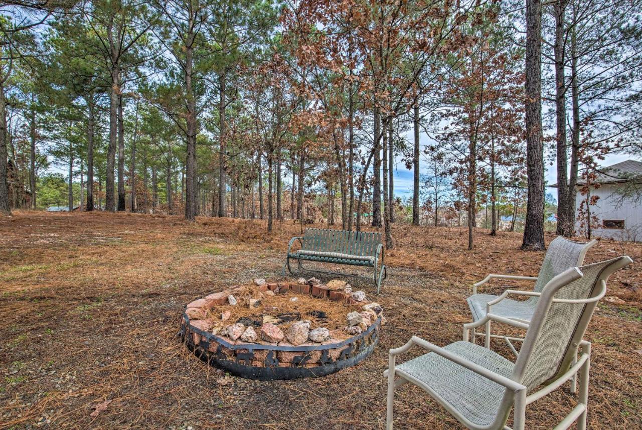 Broken Bow Cabin With Hot Tub And Deck - 4 Mi To Lake! Exterior photo